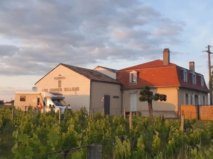 POMEROL LES GRANDS SILLONS nuitée pour camping car - Vignerons Indépendants