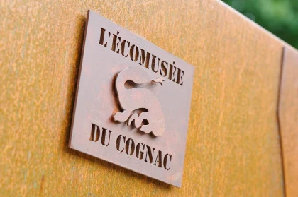 VISITE DE L 'ECOMUSEE DU COGNAC - Vignerons Indépendants