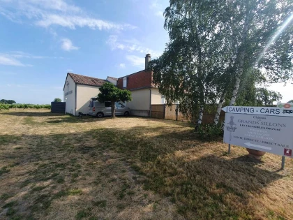 POMEROL LES GRANDS SILLONS nuitée pour camping car - Vignerons Indépendants