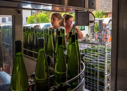 VIGNERON D'UN JOUR - Mise en bouteilles - Vignerons Indépendants