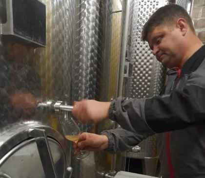 VIGNERON D'UN JOUR - Mise en bouteilles - Vignerons Indépendants