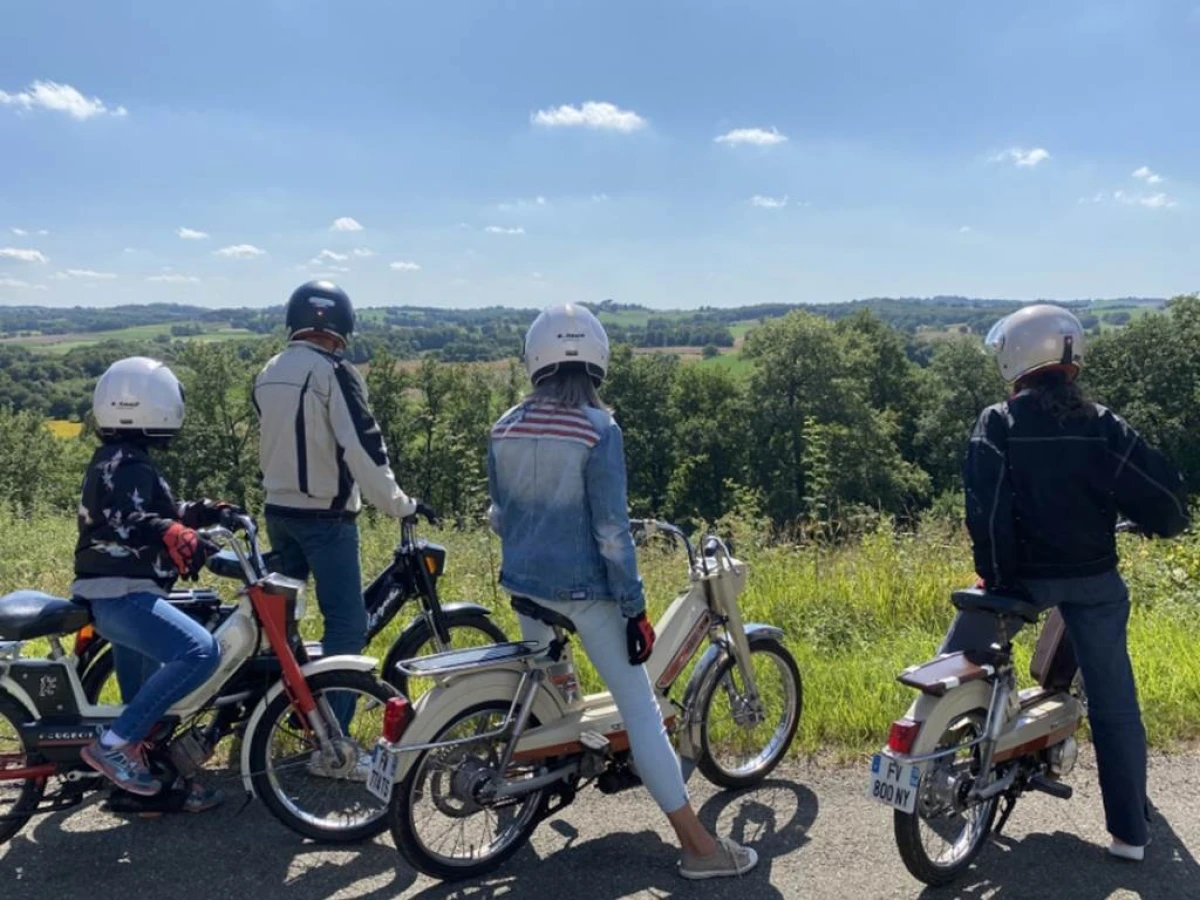Juranmob, circuit en mobylette Peugeot 103 - Vignerons Indépendants