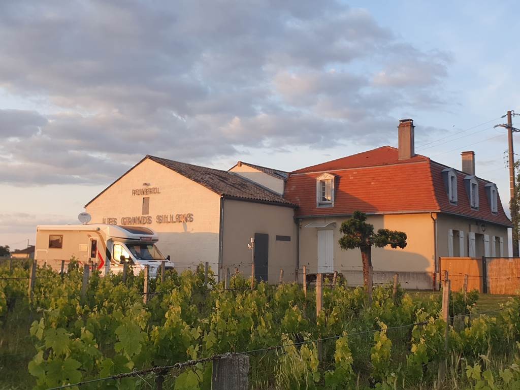 Réservation nuitée pour camping car/ van POMEROL - Vignerons Indépendants