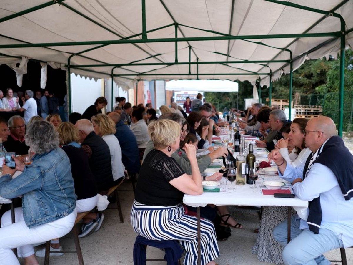 Soirée Magie & Mentalisme par le magicien professionnel Axel Lupin dans le cadre Vine Art en Gascogne - Vignerons Indépendants