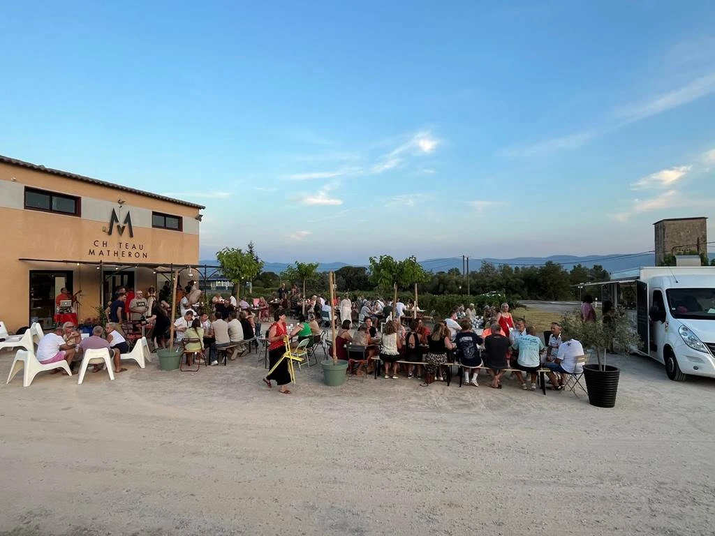 "Vignes, Pétanque et Chansons" : Soirée festive au Château Matheron à Vidauban - Vignerons Indépendants "Vignes, Pétanque et Chansons" : Soirée festive au Château Matheron à Vidauban - Vignerons Indépendants